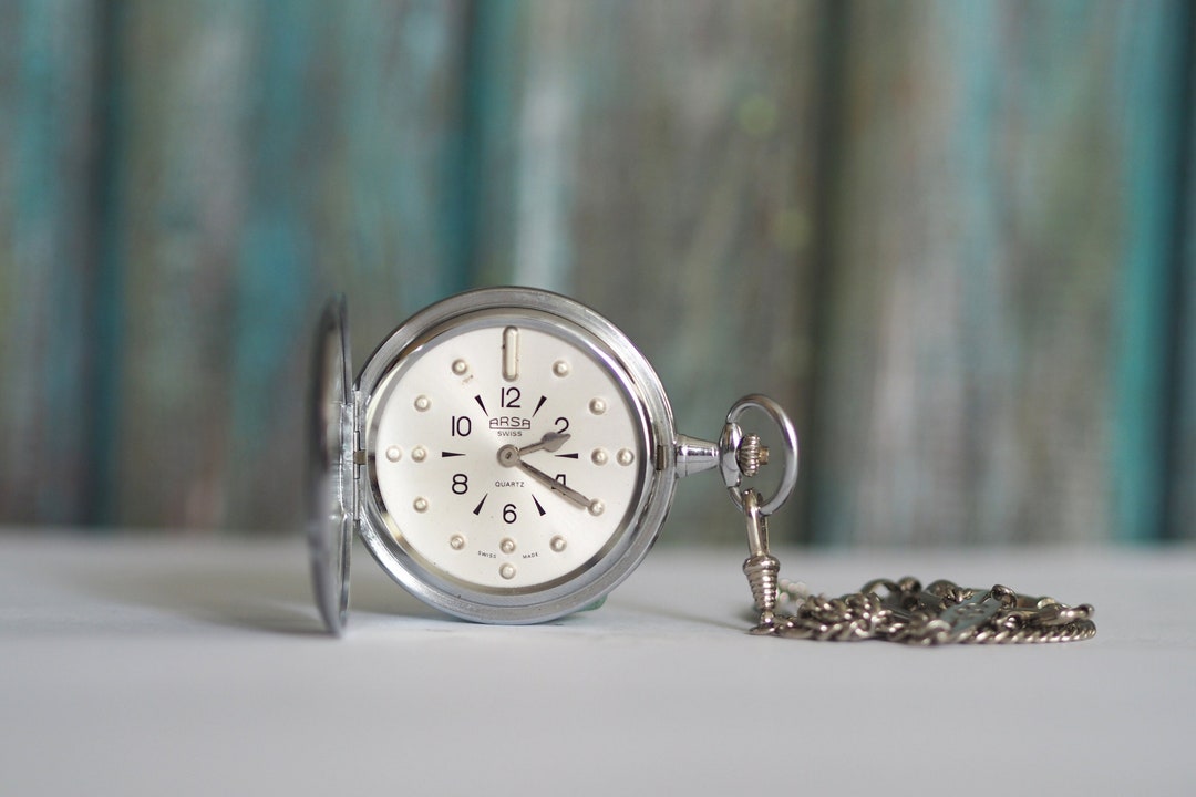 Braille pocket online watch