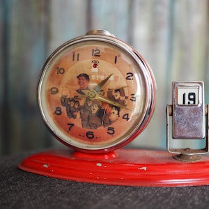 Shanghai clock - Vintage Chinese Mechanical Animated Clock | 83mm Dial Red Base Flip Date | Collectible Mid Century Alarm Clock