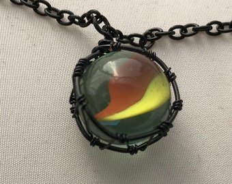 Collar de mármol vintage reciclado hecho a mano con alambre envuelto