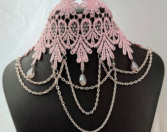 Gargantilla de princesa de inspiración victoriana con encaje rosa pastel, estilo renacentista, hecha a mano