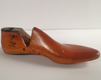 Vintage Woodright Mens Wooden Shoe Mold 1960