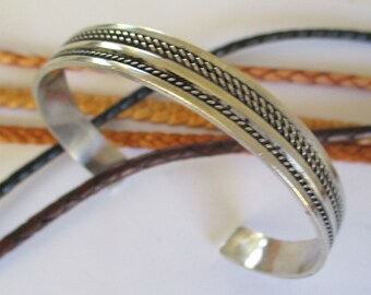 Bracelet Ancien En Argent - Bijou Ethnique D'Afrique Du Nord, Occasion
