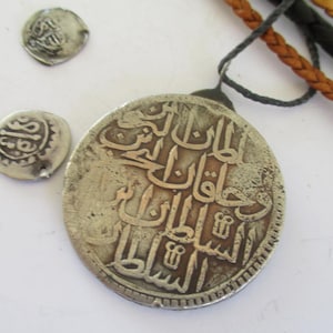 WUNDERSCHÖN! Outstanding! Silber Taler arabisch Münze Collier Amulett Geld Konstantinopel  Kalligraphie Ornamente Arabesken Istanbul Zolota