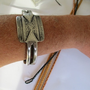 Khal khal 850 silver bangle Tuareg Amazigh Touareg tribal Berber Africa Mauritania Fes Morocco ethno Sahara nomads Moors