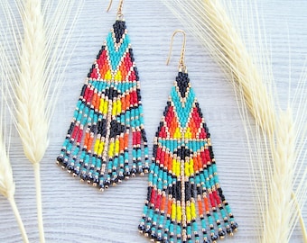 Boucles d'oreilles tribales en perles, bijoux géométriques bohèmes chics autochtones, longues boucles d'oreilles pendantes bohèmes colorées uniques en perles miyuki Delica