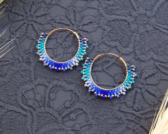 Small Beaded hoop earrings in ombre blue and turquoise, lightweight earrings with Miyuki Delica beads, Beadwork Modern earrings