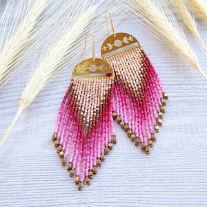 Long bohemian beaded fringe earrings made of miyuki Delica beads, ombre gold, bronze and pink shades statement earrings with brass cubes