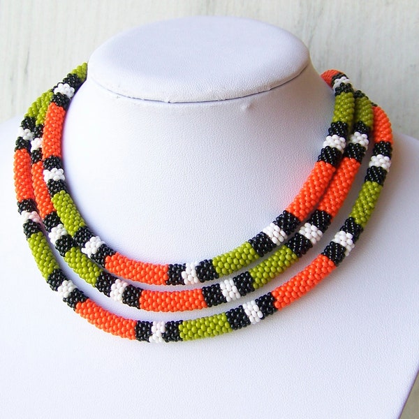 Snake Pattern Bead Crochet Necklace - Native american Beaded necklace - Ethnic Beadwork Necklace - Colorful Modern Maasai African necklace