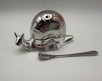 Salero antiguo Wm. A. Rogers con forma de caracol, con cuchara y caja.