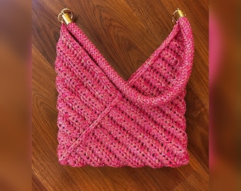 Bolso de hombro rosa de ganchillo, bolso tejido a mano con diseño en V y herrajes dorados, bolso rosa de ganchillo, hecho a medida.