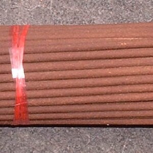 Zelda's soaked incense! The bundle is aprox 100 sticks and are aprox 11 inches long. Burn time aprox. an hour.