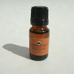 Zelda's Cinnamon Leaf Essential Oil in Euro amber dropper bottle