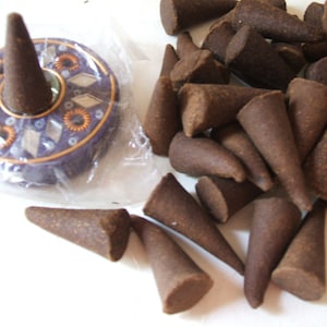 Zelda&#39;s Incense Cones and Jeweled Burner Gift Set Hand Dipped Scents