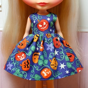 BLYTHE doll Halloween dress - pumpkin time on blue