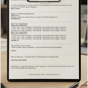 Modello di curriculum ATS per laureati, CV in formato Word modificabile, modello di curriculum professionale minimalista, download digitale.