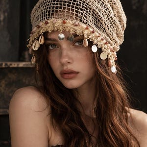 Boho mesh lös mössa med snäckskal, öppen stickad sommarhatt, boho festivalhuvudbonad i svart eller beige, avslappnad damkeps