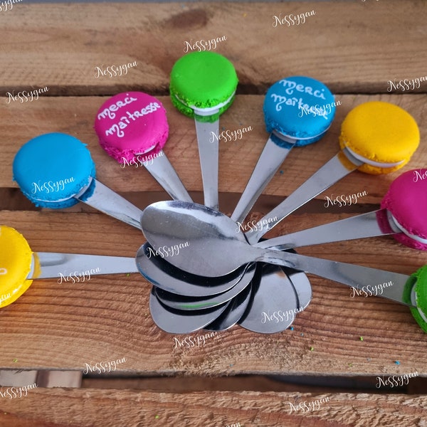 Petite cuillère macaron personnalisée cadeau, maitresse, atsem - Vendue à l'unité-