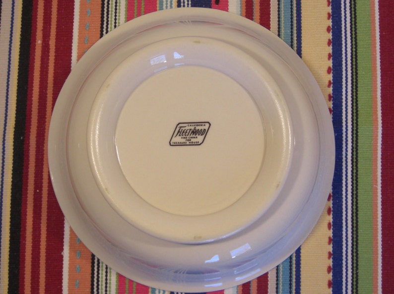Fleetwood Fine China California for Treasure House RARE Medium Round Footed Vegetable Serving Bowl White on White Queens Lace Pattern