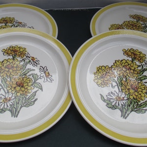 Royal China Jeannette - Margarita Pattern with Yellow Band and Floral - Luncheon Plates - Set of 4 Plates - Shipping Included