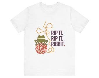 Divertida camiseta de punto, camiseta de ganchillo con una rana en una bola de hilo, chiste de ranas "Rip It Ribbit", regalo para tejedores o crocheteros.