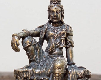 Guanyin (Quan Yin, Kuan Yin oder Kwan Yin) Royal Ease Messing Schrein Statue Reise Altar Tasche Gottheit Meditation Statue Mitgefühl Göttin