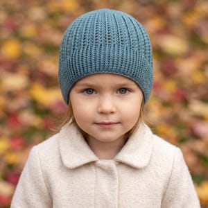 Crochet Hat Pattern for Kids, Cotton Beanie with Lace Shell Band and Ribbed Brim, 4 Sizes, PDF in English German French, Charts