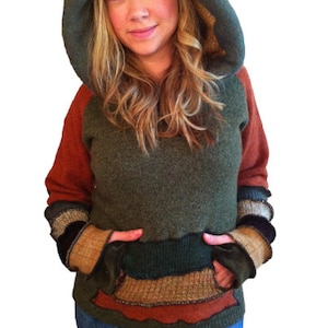 PATTERN maglione con cappuccio elfo riciclato