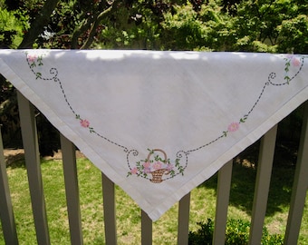 Vintage Embroidered Tablecloth, Good condition