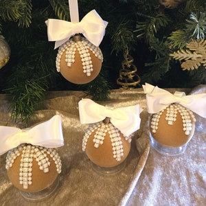 SET of 4 Velvet Texture Style Christmas Balls