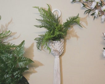 Macramé Pod Plant Hanger, Pot Plant Holder, Bohemian Décor