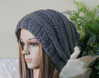 Gorro desleixado grande feito à mão em carvão, desleixado de lã