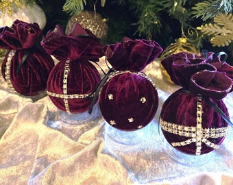 Juego de 4 bolas navideñas de terciopelo burdeos estilo vintage