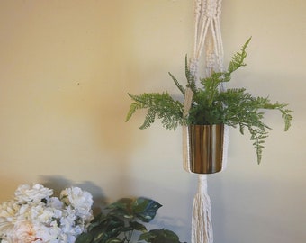 Macramé Plant Hanger, Bohemian Macramé Décor, Pot Plant Holder