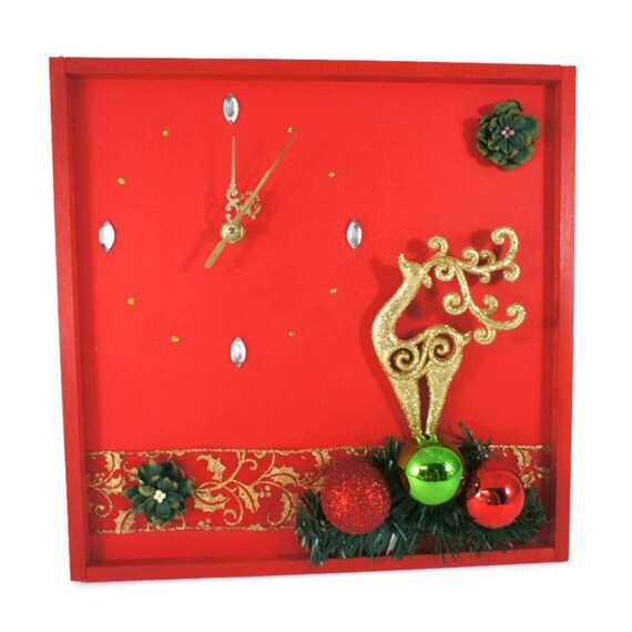 Items similar to Christmas Decoration, Wall Clock with Gold Reindeer, Christmas Wall Decor