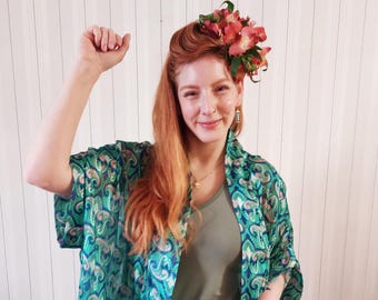 Groene en roze kimono met patroon, blouse, kleurrijke kimono met patroon, kimono met zakken, vrouwelijke kimono, overslagtop, licht jasje