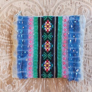 Estuche colorido hecho a mano, Estuche de maquillaje, Estuche pequeño para cosméticos, Estuche con cremallera, Estuche con cintas, Cartera de fiesta