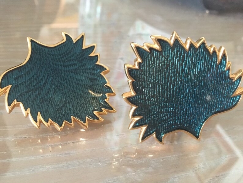 Yves Saint Laurent clips par Robert Goossens Yves Saint Laurent clips par Robert Goossens