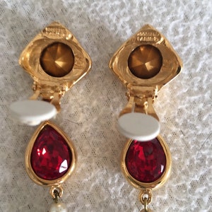 Boucles d'oreilles clips Pendentifs Robert Goossens, zircon rouge et perle image 6