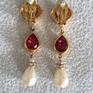 Boucles d'oreilles clips Pendentifs Robert Goossens, zircon rouge et perle image 4