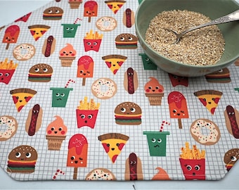 Easy care placemat for kid. Food print. Pizza lover. Fun kitchen linen Stain proof, Wipe-able reversible handcrafted Cotton coated egg shell