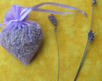 SET OF 10 Heart shape Dry Lavender lover wedding gift favor. Thank you gift for her for him. Organza bag Lavender color, red or white