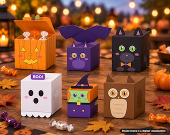 Könnte beinhalten: Sechs quadratische Geschenkboxen aus Papier mit Halloween-Motiven: ein orangefarbener Kürbis, eine lila Fledermaus, eine schwarze Katze, ein weißer Geist mit BOO-Schild, eine grüne Hexe und eine braune Eule, jede mit einem individuellen Gesicht.