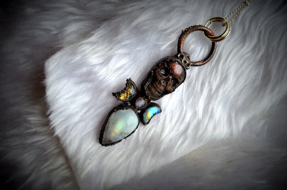 Lilith Triple Moon Pendant,Labradorite Skull necklace,Moonstone Crystal necklace,Witch Jewellery,Gemstone necklace,Skull Jewelry,Moon