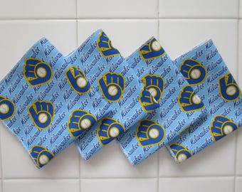 Servilletas reutilizables de algodón con diseño de béisbol de los Milwaukee Brewers, fabricadas en Wisconsin.