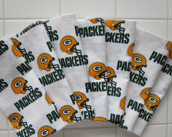 Servilletas de tela para almuerzo de los Green Bay Packers de la NFL, ideales para fiestas de fútbol americano, cumpleaños, regalos para anfitriones y para inauguración de casa. Hechas en Wisconsin.