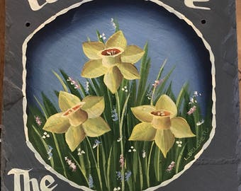 Hand painted slate,  Personalized sign, spring Daffodil, Slate Welcome Sign, wedding gift, Under 50