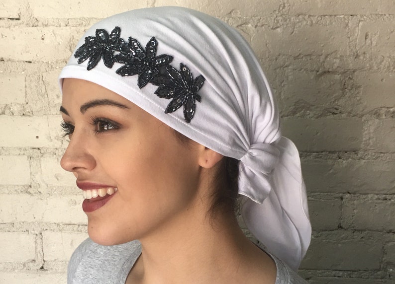 In Hospital Made in USA Tie Back Hat White Breathable Stretchy Cotton Headscarf Head Cover To Conceal Hair For Healthcare Employee