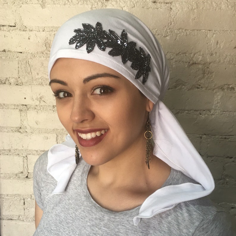 In Hospital Made in USA Tie Back Hat White Breathable Stretchy Cotton Headscarf Head Cover To Conceal Hair For Healthcare Employee