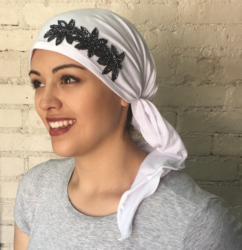 In Hospital Made in USA Tie Back Hat White Breathable Stretchy Cotton Headscarf Head Cover To Conceal Hair For Healthcare Employee