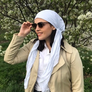 Adjustable White Head Scarf For Women Pre Tied  Sparkly Durag Tie Back Hat To Cover and Conceal Hair Fashion Headgear For Spring and Summer